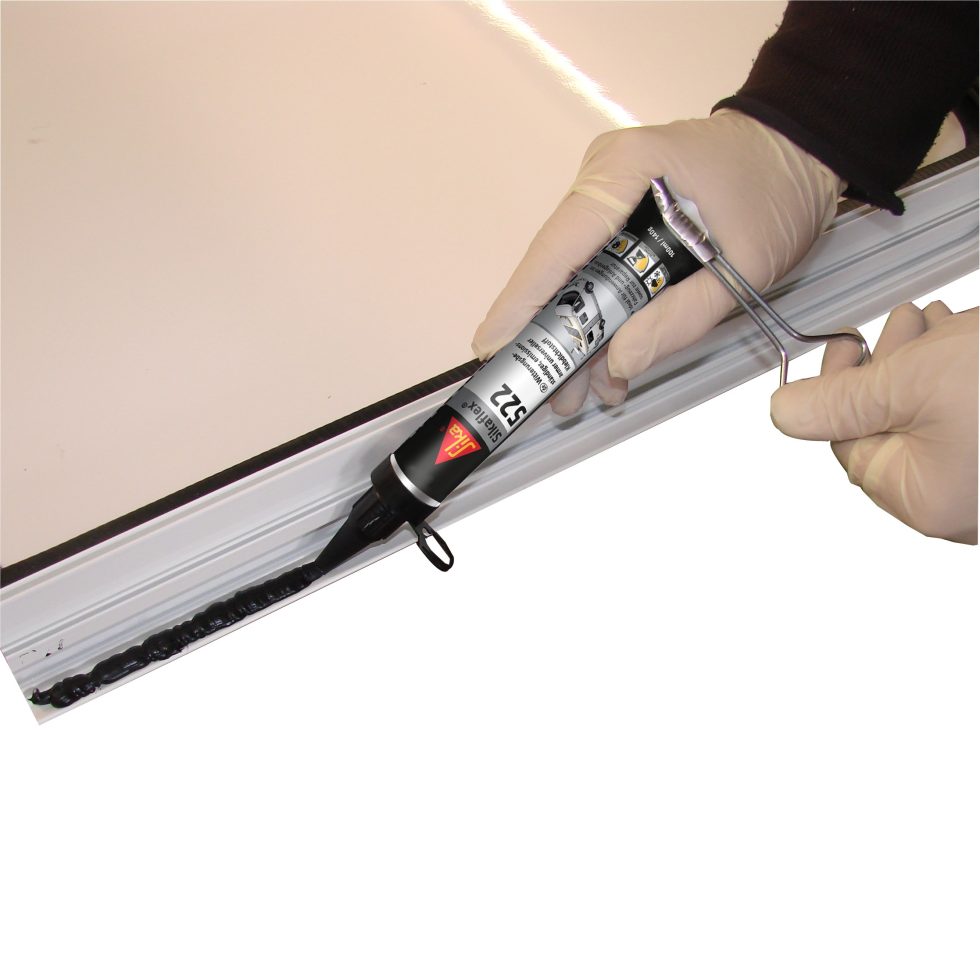 Sikaflex®-522 elasztikus, időtálló, erősen tapadó szigetelés - Image 2